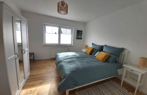 Wasserlos Apartment | Ferienwohnung mit Terrasse am Rosengarten
