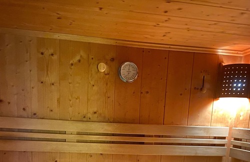 Aigen im Ennstal Apartment | Ferienwohnung mit Tollem Ausblick, Pool und Sauna