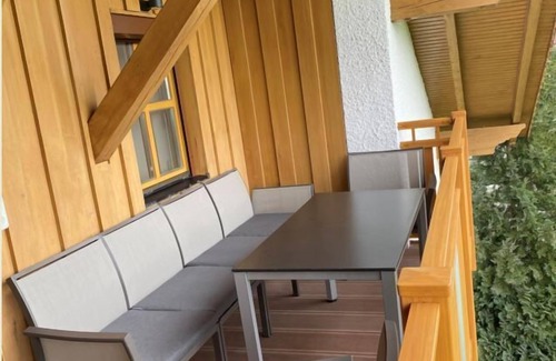 Windorf Apartment | Ferienwohnung mit tollem Ausblick, Terrasse und beheiztem Pool im Garten