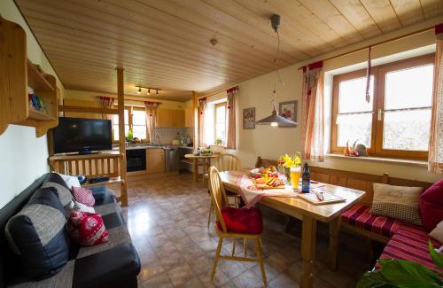 Burggen Apartment | Ferienwohnung Mohnblume