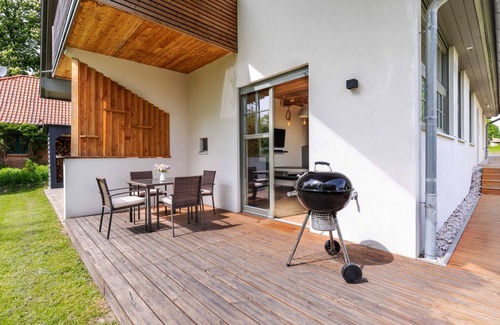 Steffenshagen Apartment | Ferienwohnung Mond mit Terrasse, Kamin und Garten - Ferienhaus Sonne, Mond und Sterne bei