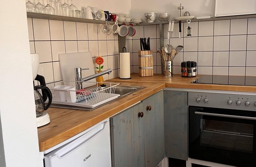 Winnert Apartment | Ferienwohnung Nr. 2-Apartment-Standard-Private Bathroom-Garden view