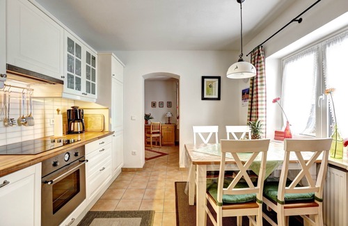 Stanggaß Apartment | Ferienwohnung Nr. 03 "Untersberg" für 1-2 Pers., ca. 69 qm, Schlafzimmer, Wohnschlafraum, Küche, Terrasse