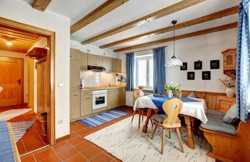 Stanggaß Apartment | Ferienwohnung Nr. 01 "Watzmann" für 1-2 Pers., ca. 54 qm, Schlafzimmer, Wohnraum, Küche, Terrasse