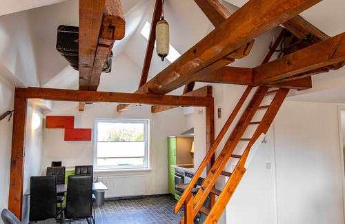Freest Apartment | Ferienwohnung Obergeschoss - Ferienwohnungen Dreimaster