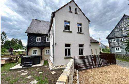 Grossschoenau Apartment | Ferienwohnung Ornella mit Sauna, Whirlpool