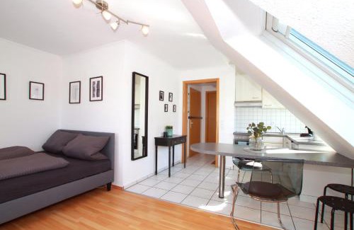 Schnetzenhausen Apartment | Ferienwohnung Paula in Friedrichshafen