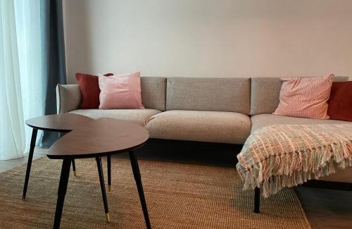 Schloßchemnitz Apartment | Ferienwohnung * Pension Luisengrün * Magenta TV Netflix 1Gb/s Internet WLAN/Wifi Waschmaschine