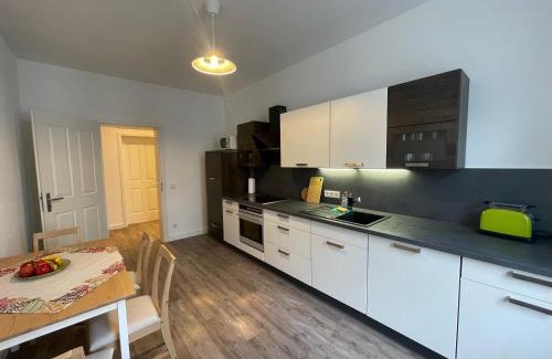 Schloßchemnitz Apartment | Ferienwohnung * Pension Luisengrün * Magenta TV Netflix 1Gb/s Internet WLAN/Wifi Waschmaschine