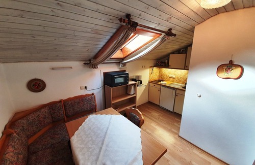 Sankt Valentin Apartment | Ferienwohnung Rauschberg Balk., Küche, 1 Schlaf- u. 1 Wohn-/schlafz., max 4 P