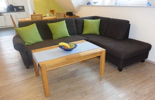 Hasselberg Apartment | Ferienwohnung Regenbogenhaus - Ferienwohnung Regenbogenhaus: Special Rate May and June!
