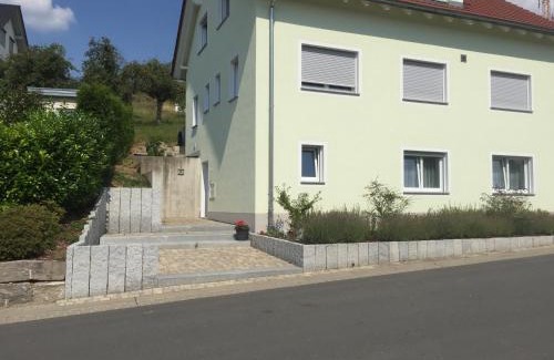 Stuppach Apartment | Ferienwohnung Regina