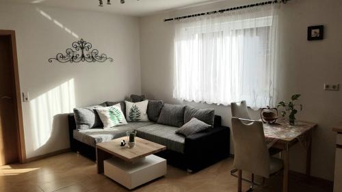 Stuppach Apartment | Ferienwohnung Regina