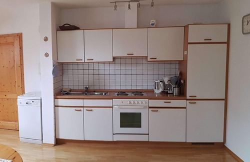 Wilhelmsdorf Apartment | Ferienwohnung Riedblick, 60 qm mit 1 Schlafraum und 1 Wohn-/Schlafraum für max. 4 Personen