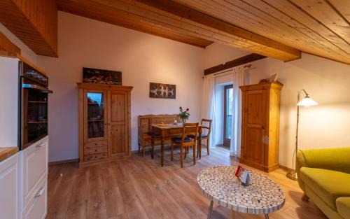 Wiesenfelden Apartment | Ferienwohnung „Rose“