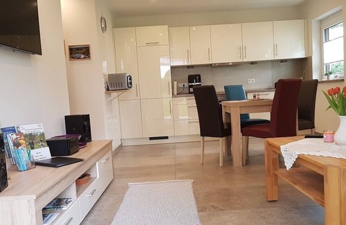 Bad Endorf Apartment | Ferienwohnung "Rositta", 45 qm Erdgeschoss, 1 separates Schlafzimmer