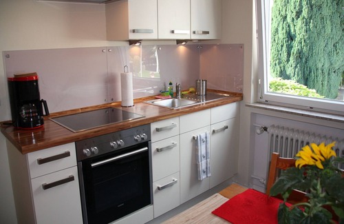 Ailingen Apartment | Ferienwohnung "Sonnenblume", 72qm, 2 Schlafzimmer, max. 4 Personen
