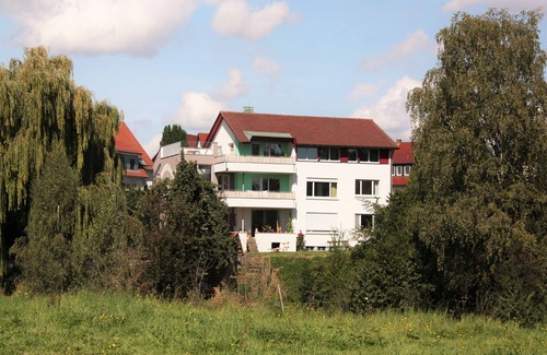 Ailingen Apartment | Ferienwohnung "Sonnenblume", 72qm, 2 Schlafzimmer, max. 4 Personen
