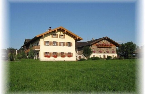 Kirchanschoring Apartment | Ferienwohnung Staufen, 50 qm, 2 Schlafzimmer, 4 Personen, Nichtraucher, Balkon mit Bergblick, Obergeschoß