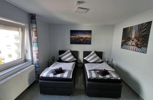 Schloß Neuhaus Apartment | Ferienwohnung Sandra