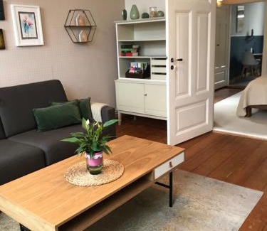 Buxtehude Apartment | Ferienwohnung Schönwälder mit kleiner Terrasse und WALL BOX