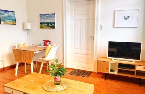 Buxtehude Apartment | Ferienwohnung Schönwälder mit kleiner Terrasse und WALL BOX