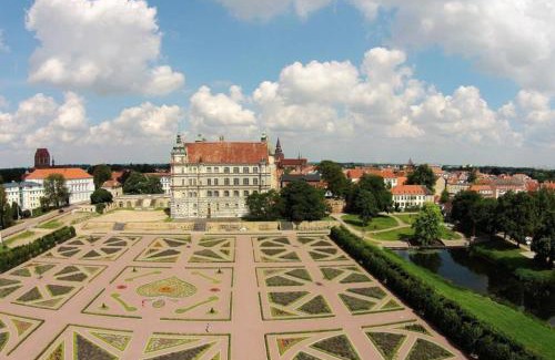 Guestrow Apartment | Ferienwohnung Schlossblick