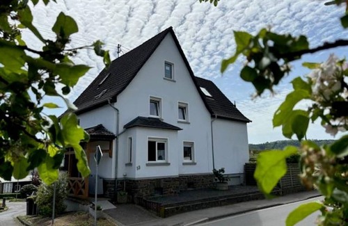 Betzdorf Apartment | Ferienwohnung Schmidt - Gemütliche Ferienwohnung in Guter Verkehrslage