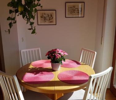 Rauschenberg Apartment | Ferienwohnung Schwabendorf - nahe Marburg