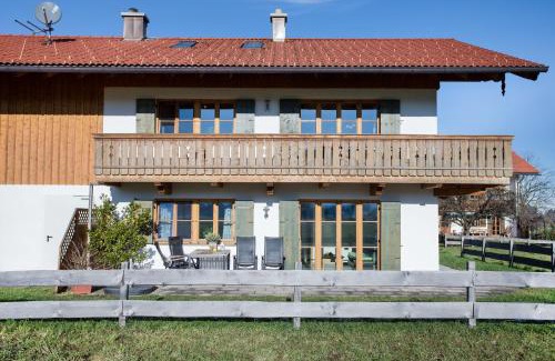 Bad Heilbrunn Apartment | Ferienwohnung Seeblick