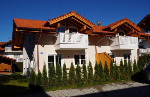 Chieming Apartment | Ferienwohnung Seeblick, 1-4 Pers., 1 Sep. Schlafzimmer, Südbalkon