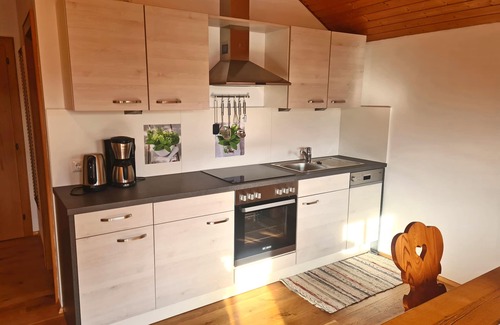 Aschau im Chiemgau Apartment | Ferienwohnung "Sommerflieder" 45 qm mit extra Schlafzimmer und Balkon