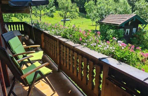 Aschau im Chiemgau Apartment | Ferienwohnung "Sommerflieder" 45 qm mit extra Schlafzimmer und Balkon