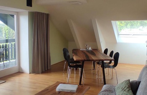 Lerchenau Apartment | Ferienwohnung Sonnenhang Würnitz