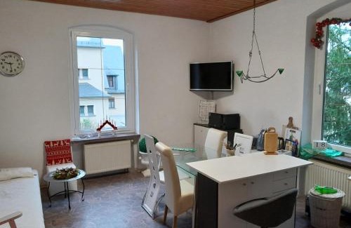 Aue Apartment | Ferienwohnung Springstein