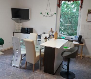 Aue Apartment | Ferienwohnung Springstein