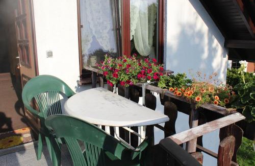 Gross-Sarchen Apartment | Ferienwohnung Storchennest