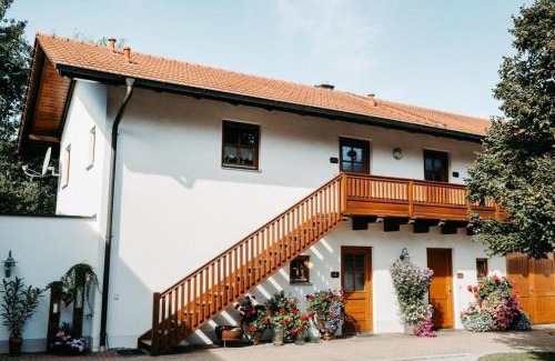 Haarbach Apartment | Ferienwohnung Stuiber