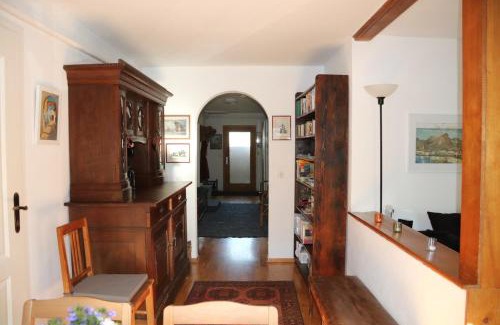 Starnberg Apartment | Ferienwohnung THAYSIA mit 4 Zimmern und Terrasse und Garten