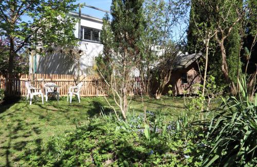 Starnberg Apartment | Ferienwohnung THAYSIA mit 4 Zimmern und Terrasse und Garten