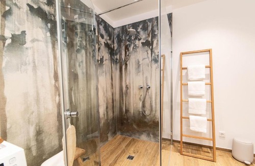 Andreasvorstadt Apartment | Ferienwohnung Veilcheneck