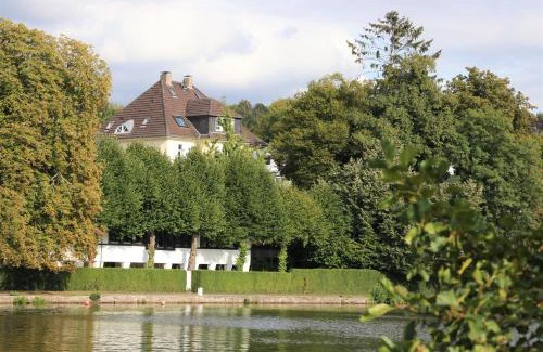 Menden-Holthausen Apartment | Ferienwohnung Villa Ruhr