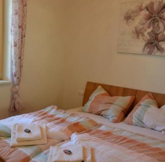 Michelbach Apartment | Ferienwohnung Waldköhlerei