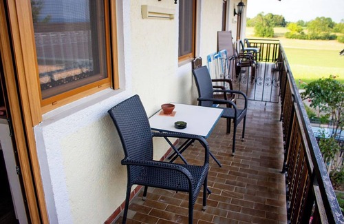 Kirchanschoring Apartment | Ferienwohnung Zwiesel, 50 qm, 2 Schlafzimmer, 4 Personen und Kinderbett, Balkon mit Bergblick, Nichtraucher, Obergeschoß