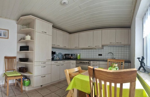 Osburg Apartment | Ferienwohnung Zum Findling - Appartement/fewo, Dusche und WC, 1 Schlafrau