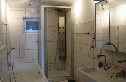 Ebingen Apartment | Ferienwohnung Zur Wasserlilie, 130qm, 3 Schlafzimmer, max. 10 Personen