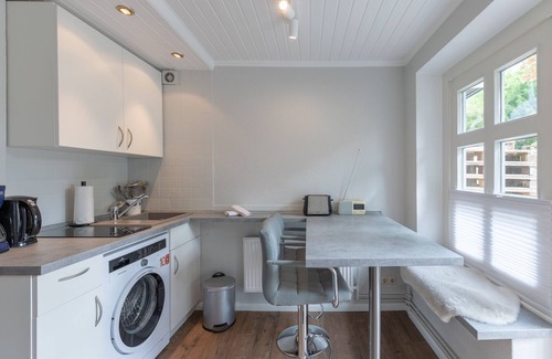 Schobull Apartment | Ferienwohnung Zwischen Wald und See in Husum /Schobüll für bis zu 2 Personen