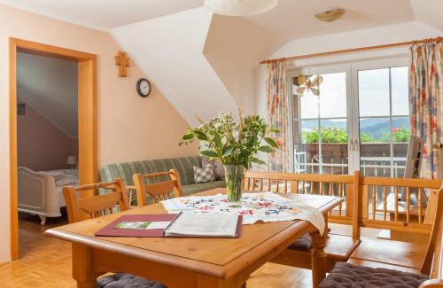 Brennberg Apartment | Ferienwohnungen am Ferienhof Schiegl - gerne auch Handwerker, Monteure
