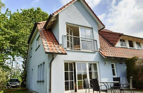 Lonvitz Apartment | Ferienwohnungen Blaues Haus, Putbus
