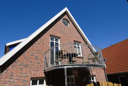 Neuharlingersiel Apartment | Ferienwohnungen Haus Hafenperle